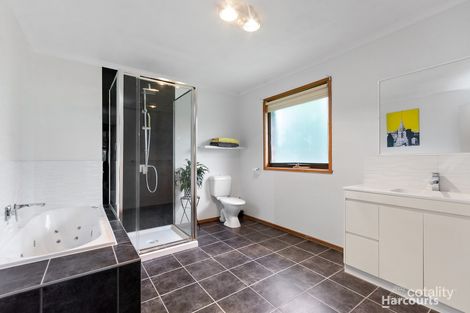 Property photo of 6 Christopher Close Pakenham VIC 3810