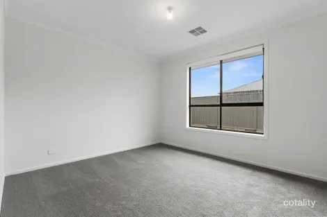 Property photo of 7 Basedow Drive Roseworthy SA 5371