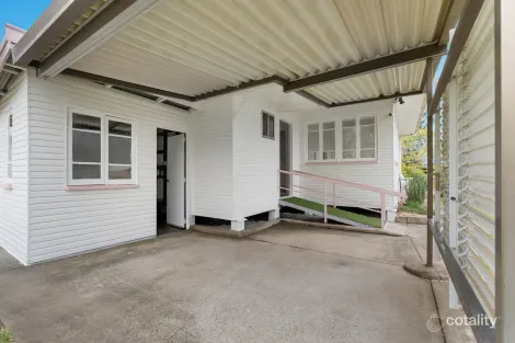 Property photo of 5 Cairns Road Ebbw Vale QLD 4304