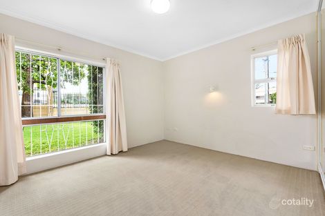 Property photo of 2/149 Clarence Road Indooroopilly QLD 4068