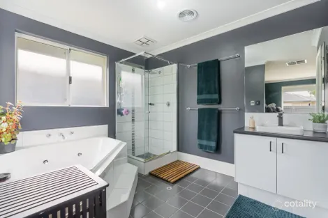Property photo of 4 Canberra Close Port Kennedy WA 6172