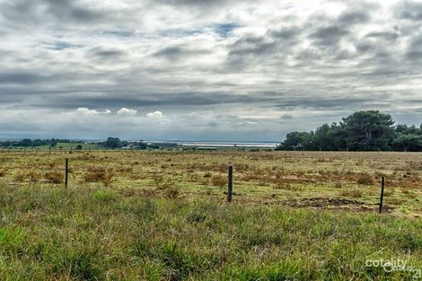 Property photo of 60 Pullen Road Hindmarsh Island SA 5214