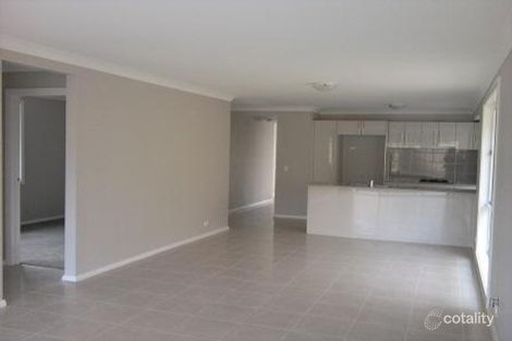 Property photo of 13 Sovereign Circuit Glenfield NSW 2167