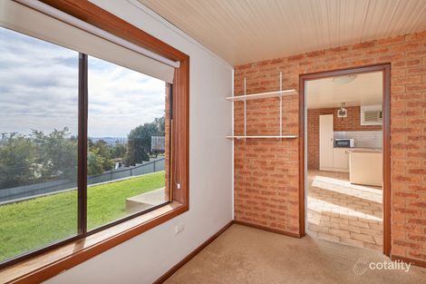 Property photo of 1 Tolland Close Tolland NSW 2650