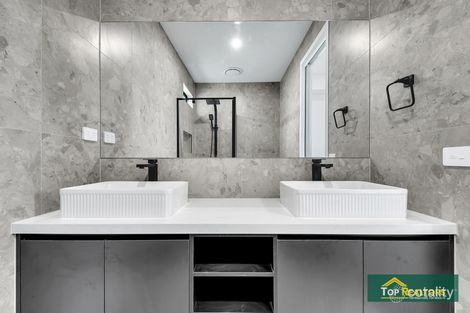 Property photo of 30 Streamlet Boulevard Tarneit VIC 3029