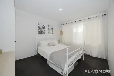 Property photo of 30 Bristlebird Circuit Alkimos WA 6038