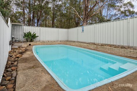 Property photo of 76 Donalbain Circuit Rosemeadow NSW 2560