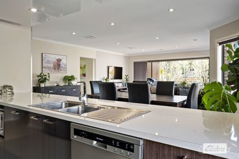 Property photo of 15 Craig Circuit Leneva VIC 3691