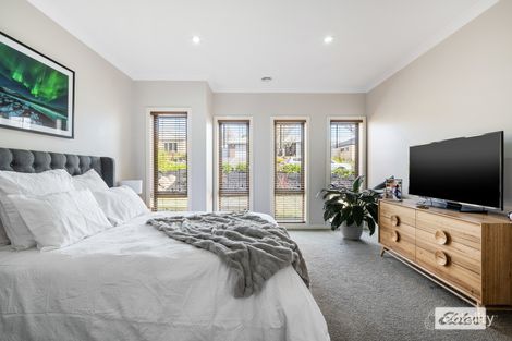 Property photo of 15 Craig Circuit Leneva VIC 3691