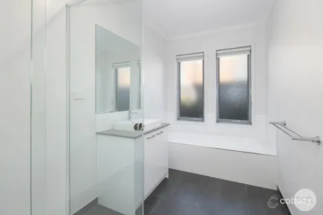 Property photo of 3 Daly Drive Lucas VIC 3350