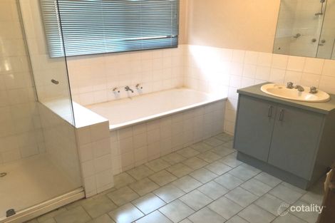 Property photo of 4 Lakeland Court Point Lonsdale VIC 3225