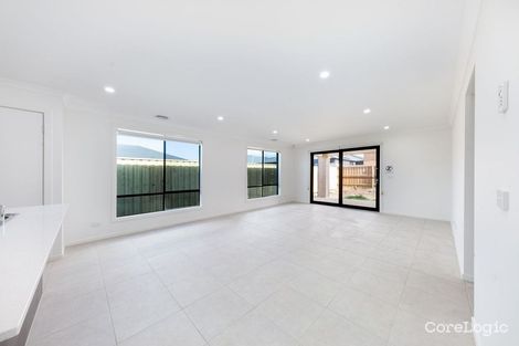 Property photo of 26 Keira Circuit Werribee VIC 3030