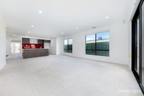 Property photo of 26 Keira Circuit Werribee VIC 3030