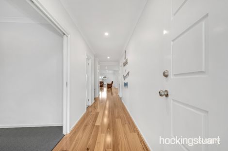 Property photo of 41 Chetwynd Grove Wollert VIC 3750