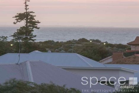 Property photo of 11 Branksome Gardens City Beach WA 6015