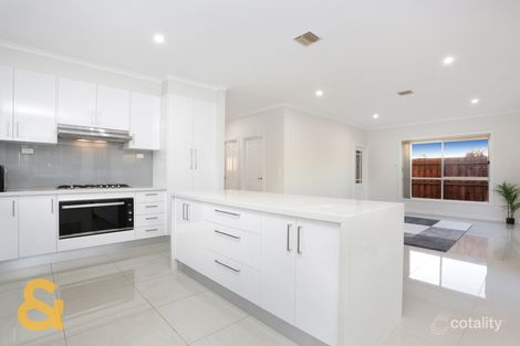 Property photo of 10 Vela Place Roxburgh Park VIC 3064