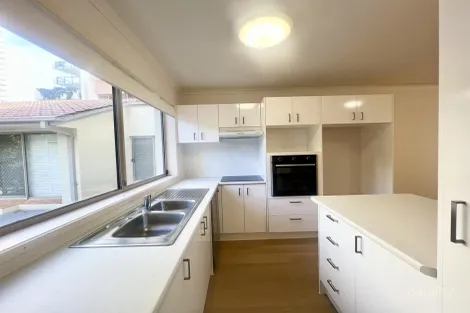 Property photo of 2/8-10 Peak Avenue Main Beach QLD 4217