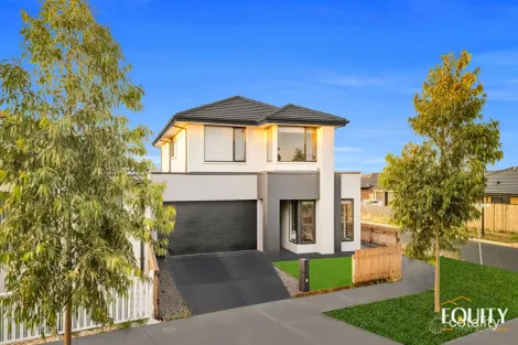 Property photo of 2 Patel Place Rockbank VIC 3335