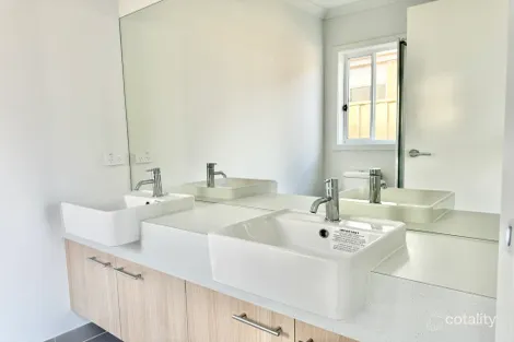 Property photo of 42 Gansha Street Weir Views VIC 3338