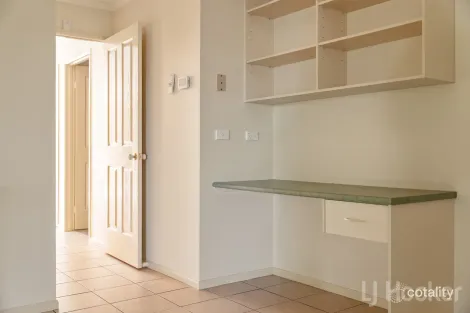 Property photo of 4 Frangipani Place Jerrabomberra NSW 2619