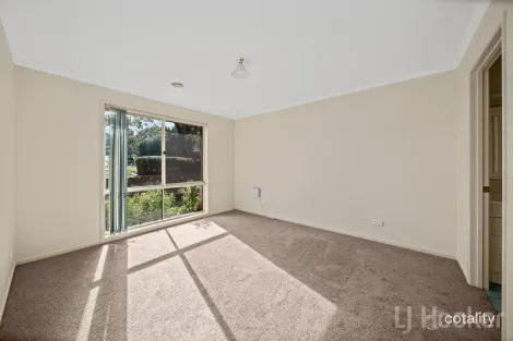 Property photo of 4 Frangipani Place Jerrabomberra NSW 2619