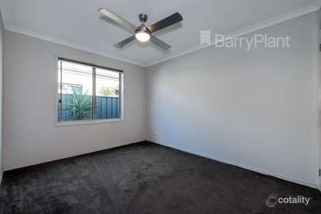 Property photo of 21 Fortuna Crescent Cranbourne West VIC 3977