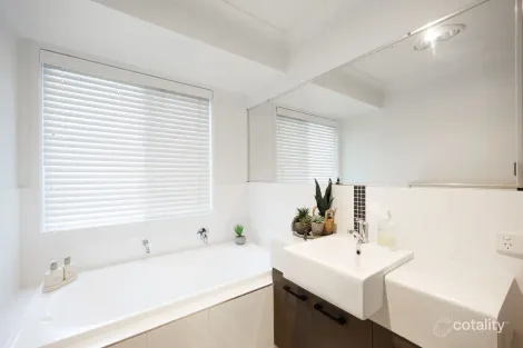 Property photo of 18 Dillon Avenue Augustine Heights QLD 4300