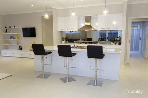 Property photo of 28 Springbrook Drive Clyde North VIC 3978
