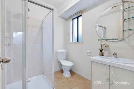 Property photo of 6 Tulsk Close Hampton Park VIC 3976