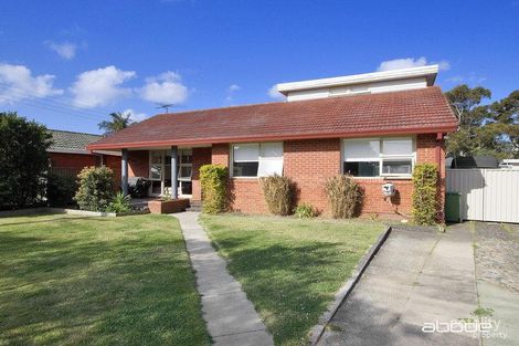 Property photo of 28 Woorak Crescent Miranda NSW 2228