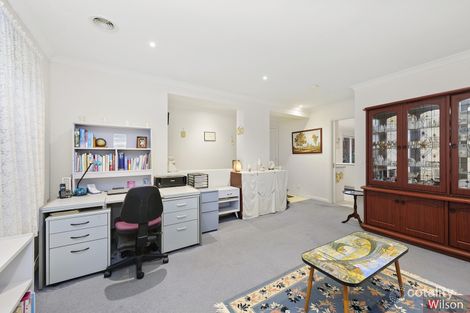 Property photo of 17 Ayrvale Avenue Lake Gardens VIC 3355
