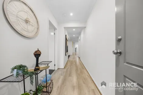 Property photo of 11 Maintop Way Tarneit VIC 3029