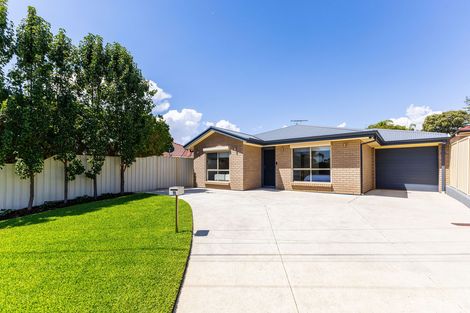 11 Folkstone St, Modbury Heights, SA 5092