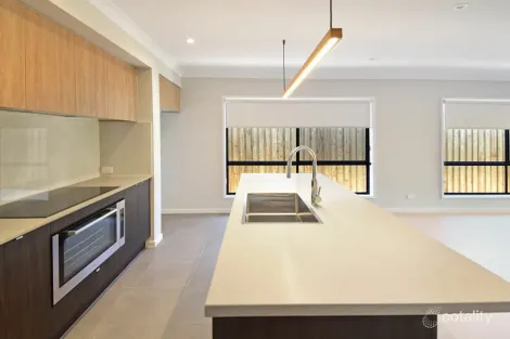 Property photo of 9 Benjamen Crescent Nirimba QLD 4551