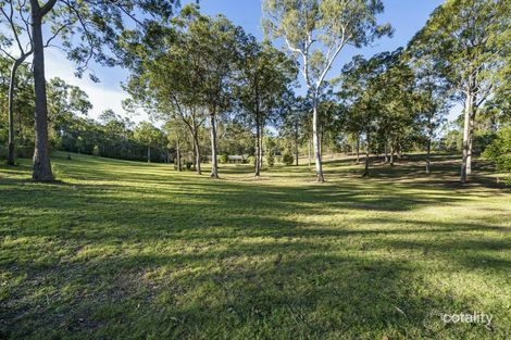 124 Cambridge Dr, Mount Hallen, QLD 4312
