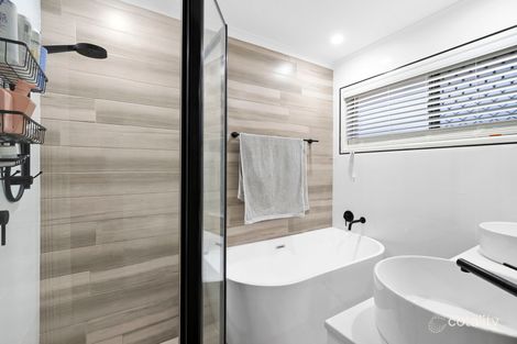 Property photo of 8 Alfred Place Flinders View QLD 4305