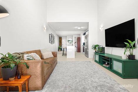 2/28 RAILWAY TCE, CORINDA, QLD 4075