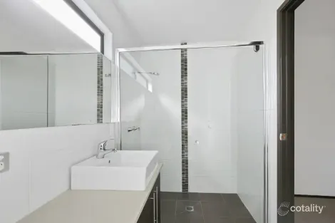 Property photo of 1 Arbour Place Carrara QLD 4211