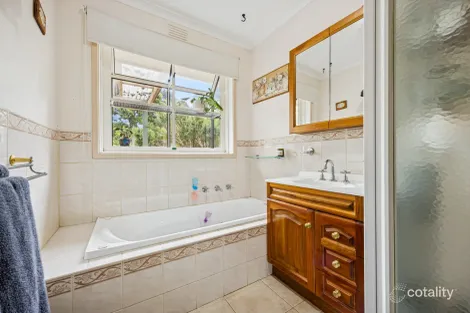 Property photo of 31 Royalden Close Boronia VIC 3155