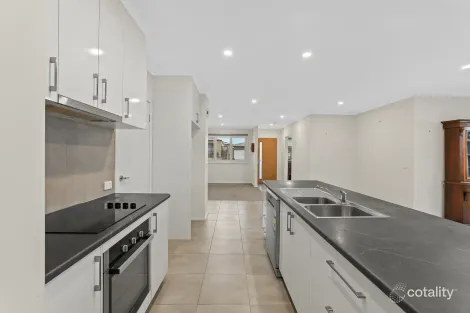 Property photo of 8 Moyes Court Neerim South VIC 3831