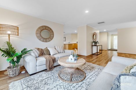 Property photo of 24 Hasluck Crescent Lynbrook VIC 3975