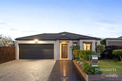 18 GREAT BARR CRES, CAROLINE SPRINGS, VIC 3023