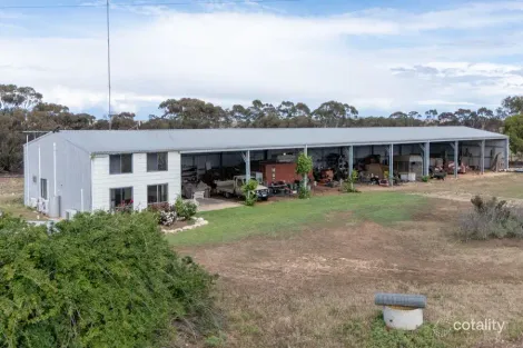 1422 Jervois Rd, Woods Point, SA 5253