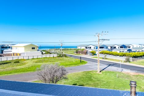 Property photo of 6 Chapman Road Middleton SA 5213