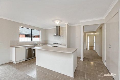 Property photo of 16 Higgins Way Truganina VIC 3029