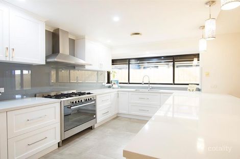 Property photo of 17 Sheridan Way Roxburgh Park VIC 3064