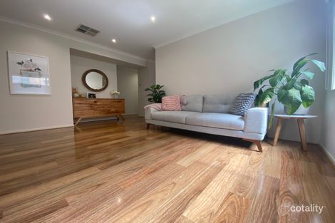 Property photo of 18 Chetwynd Grove Wollert VIC 3750