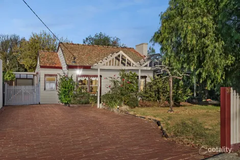 Property photo of 30 Magdala Avenue Strathmore VIC 3041