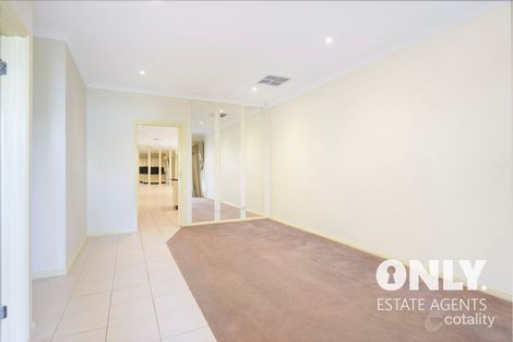 Property photo of 14 Cormorant Parade Pakenham VIC 3810