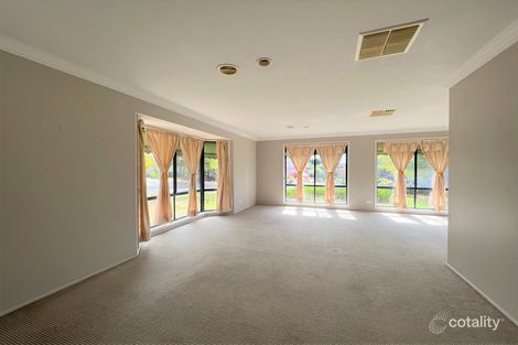 Property photo of 3 Ruthven Close Hillside VIC 3037